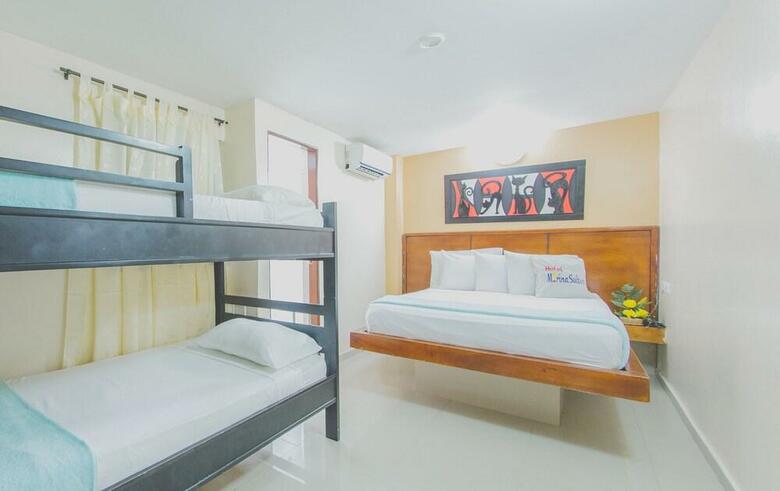 Hotel Marina Suites