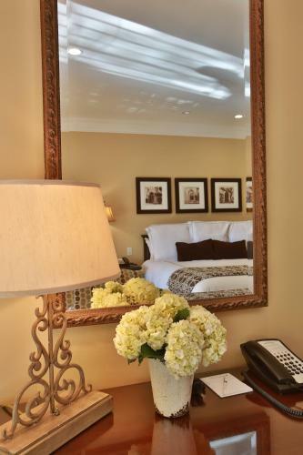 Hotel Westlake Village Inn