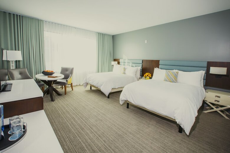 Lakehouse Hotel And Resort