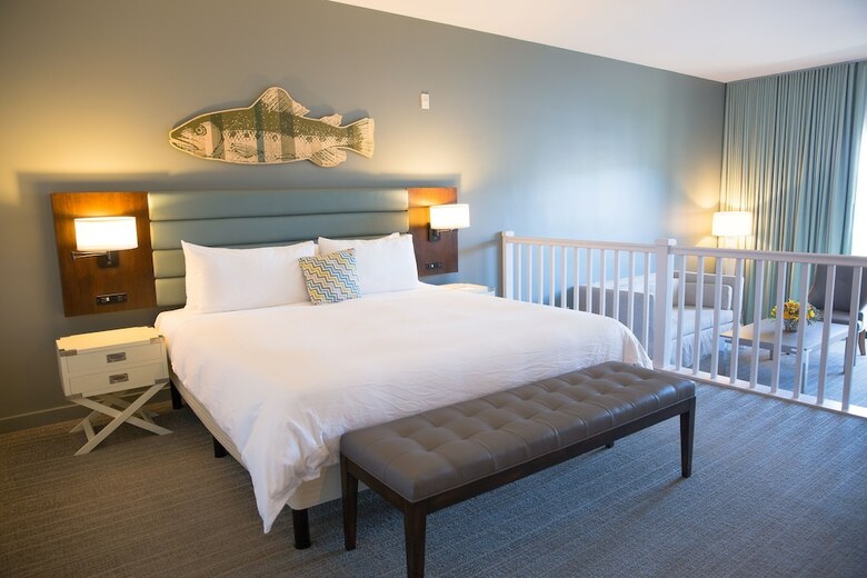 Lakehouse Hotel And Resort