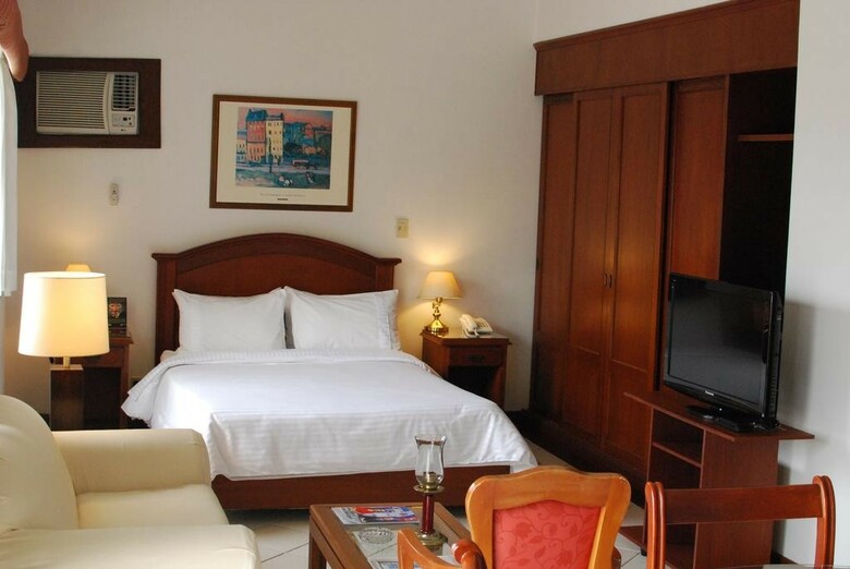 Hotel Travelers Suites Juanamb�