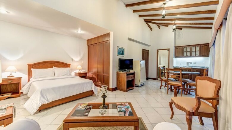 Hotel Travelers Suites Juanamb�