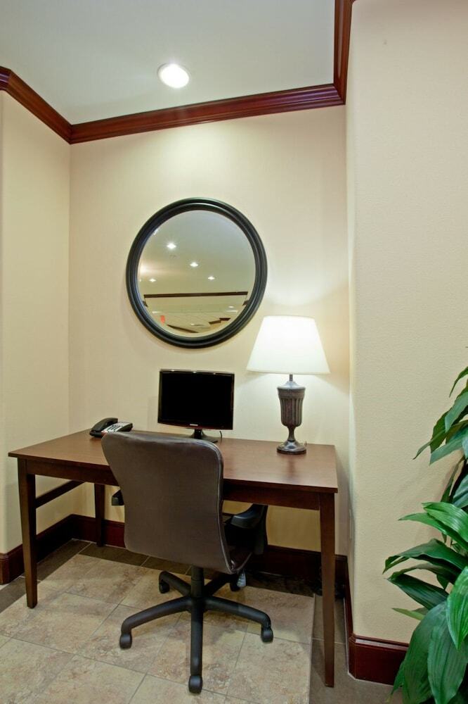 Hotel Candlewood Suites League City