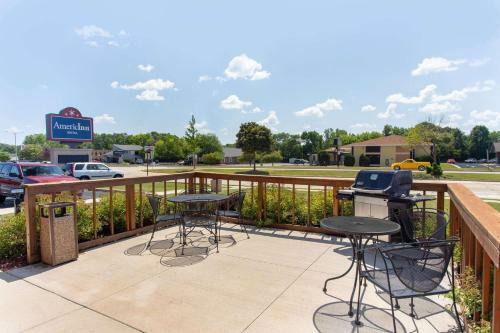 Hotel Americinn West Bend