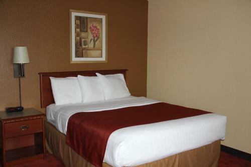 Hotel Americinn West Bend