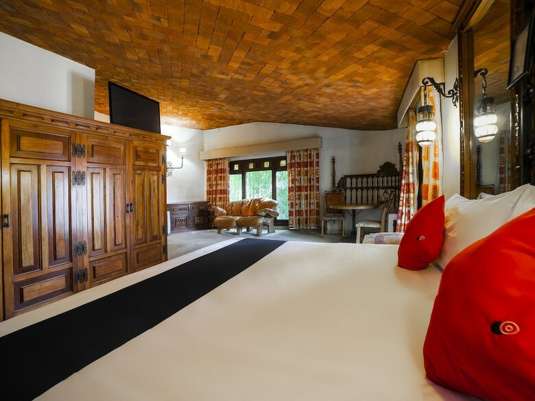 Hotel La Mansi�n Del Quijote