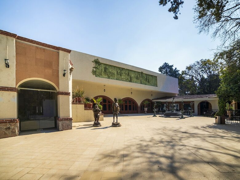 Hotel La Mansi�n Del Quijote