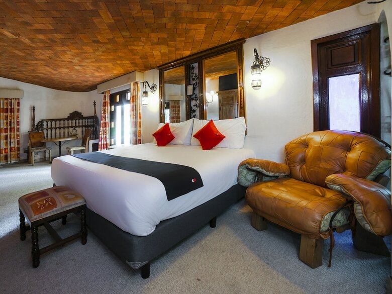 Hotel La Mansi�n Del Quijote
