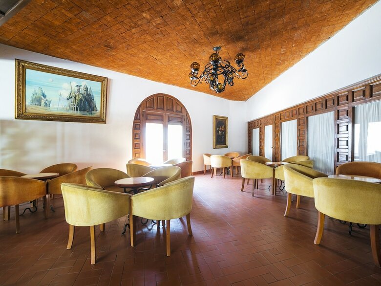 Hotel La Mansi�n Del Quijote