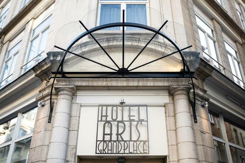 Aris Grand Place Hotel