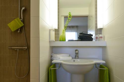 Best Hotel Reims Croix Blandin