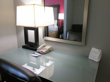 Holiday Inn Express Hotels Cloverdale (greencastle)