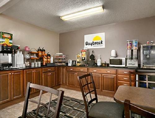 Hotel Days Inn Cloverdale
