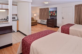 Hotel Red Roof Plus & Suites Guilford