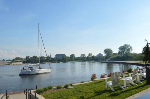 Hotel Inn At Harbor Shores