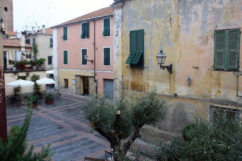 Hostal La Dimora Del Conte Bracco B.