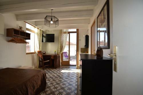 Hostal Locations Loramac