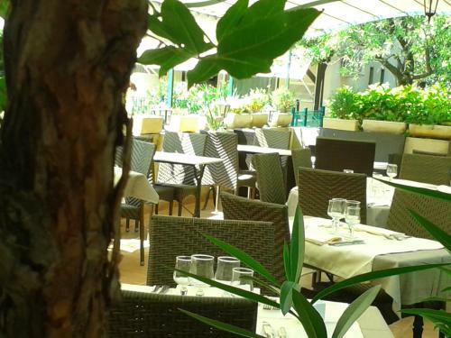Hotel Logis H�tel R�sidence Les C�dres