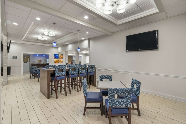 Hotel Baymont Inn Mundelein