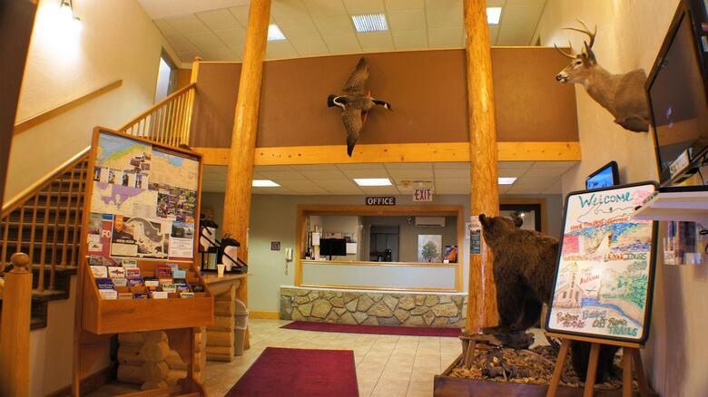 Hotel Pictured Rocks Inn And Suites