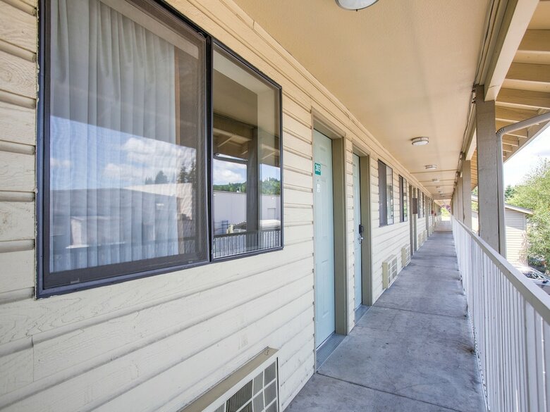 Motel 6 - Woodland