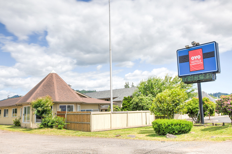 Motel 6 - Woodland