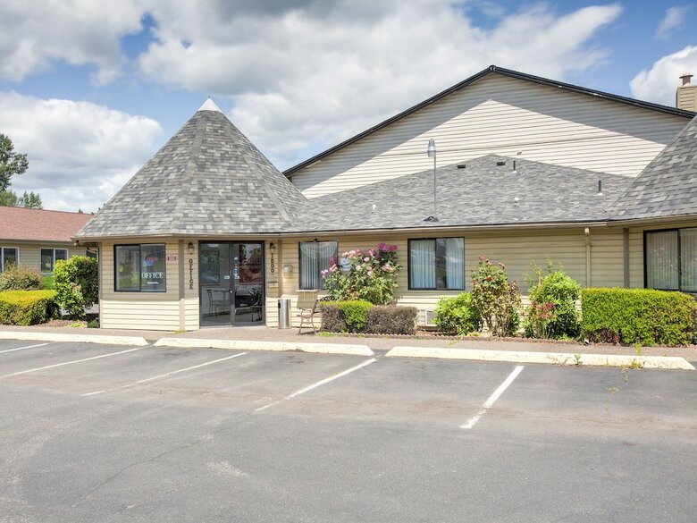 Motel 6 - Woodland