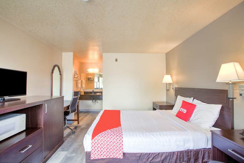 Motel 6 - Woodland