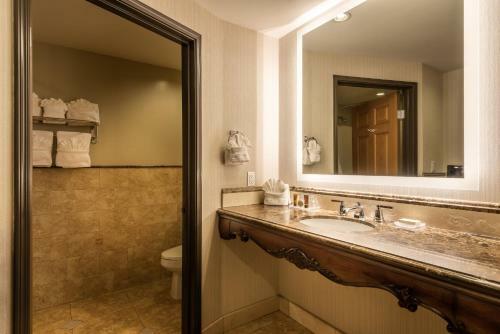 Ayres Hotel Seal Beach