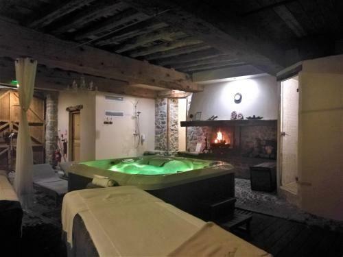 Hotel Logis - Chateau De Beauregard