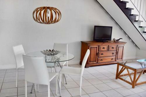 Hotel Suites At Coral Reef Resort