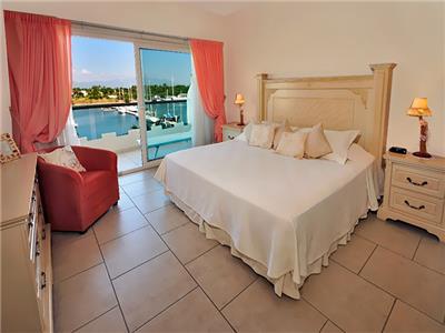 Hotel Marina Banderas Suites