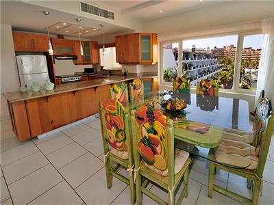 Hotel Marina Banderas Suites