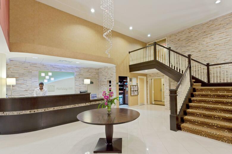 Hotel Armoni Inn & Suites