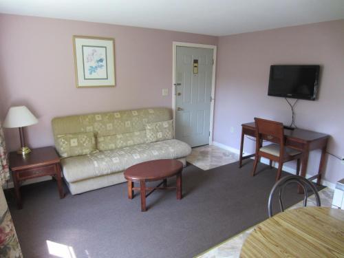 Founder's Brook Motel And Suites