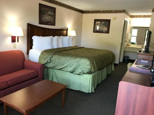 Motel Clairmont Inn & Suites - Warren