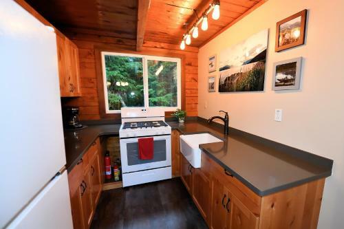 Alyeska Hideaway