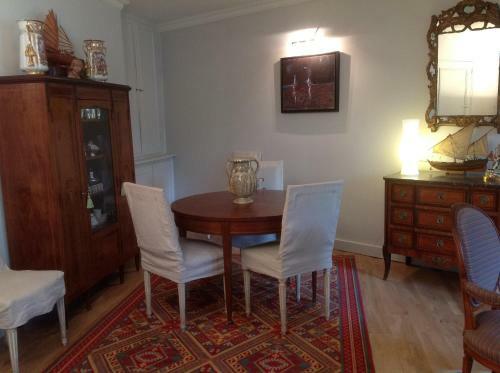 Bed & Breakfast Une Chambre En Ville
