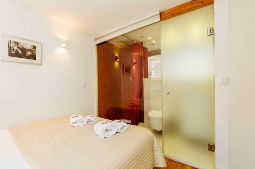 Rent4rest Bairro Alto Charming 1bd Apartment
