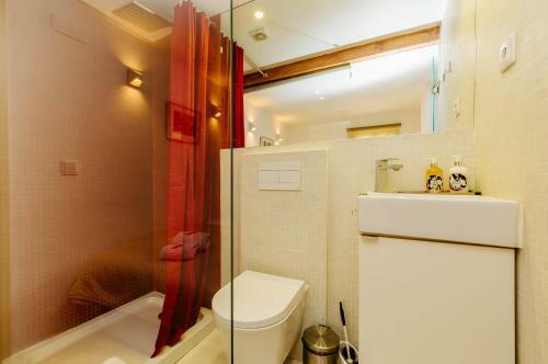 Rent4rest Bairro Alto Charming 1bd Apartment