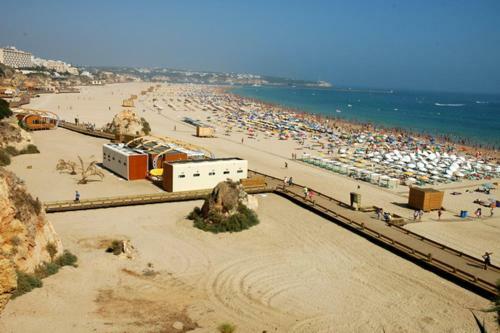 Apartamentos Tur�sticos Coral Da Rocha 3