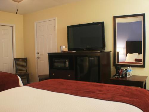 Posada Ocean Village Hotel And Resort