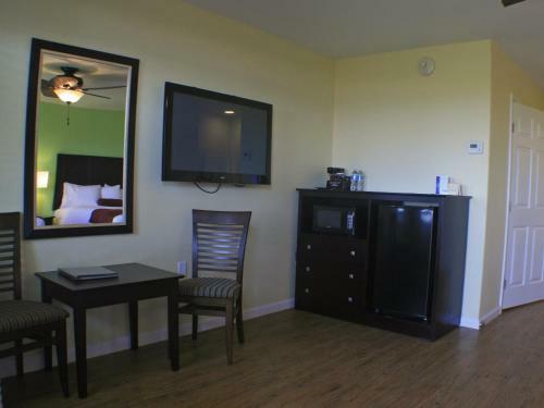 Posada Ocean Village Hotel And Resort