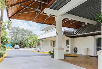 Motel 6 Cutler Bay
