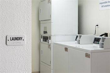 Motel 6 Cutler Bay