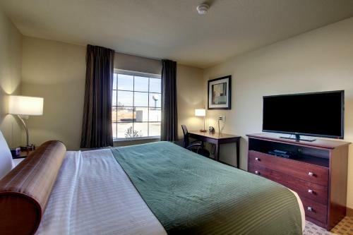 Cobblestone Hotel And Suites - Newton