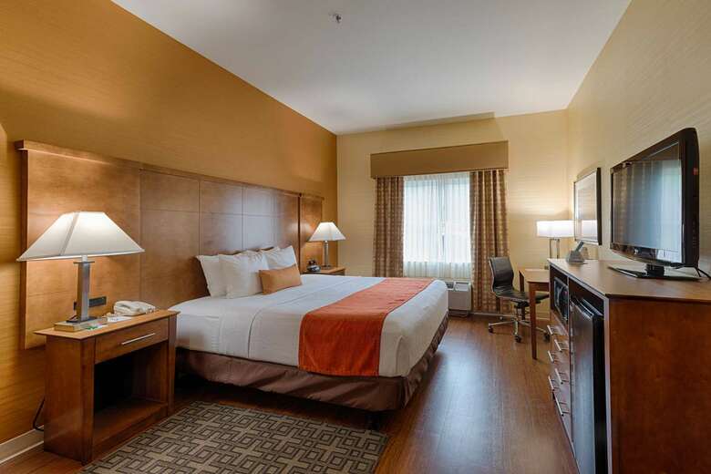 Hotel Comfort Suites Oakley