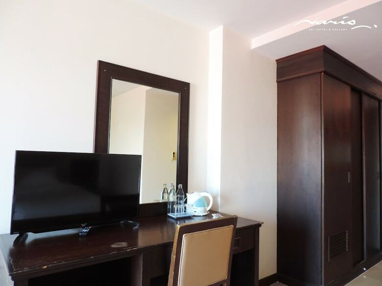 Naris Art Hotel