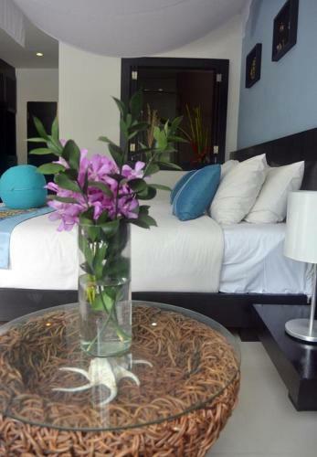 Hotel Benyada Lodge (surin Beach)