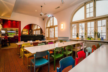 Apartamentos Amstel House Hostel